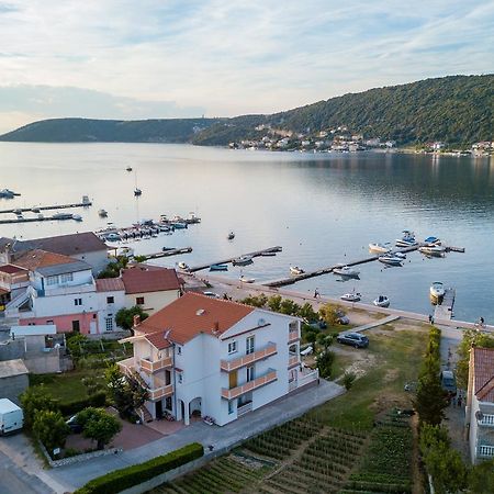 Tomulic Jasna I Miljenko Apartman Supetarska Draga Kültér fotó