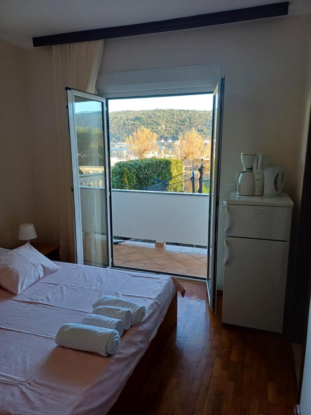Tomulic Jasna I Miljenko Apartman Supetarska Draga Kültér fotó