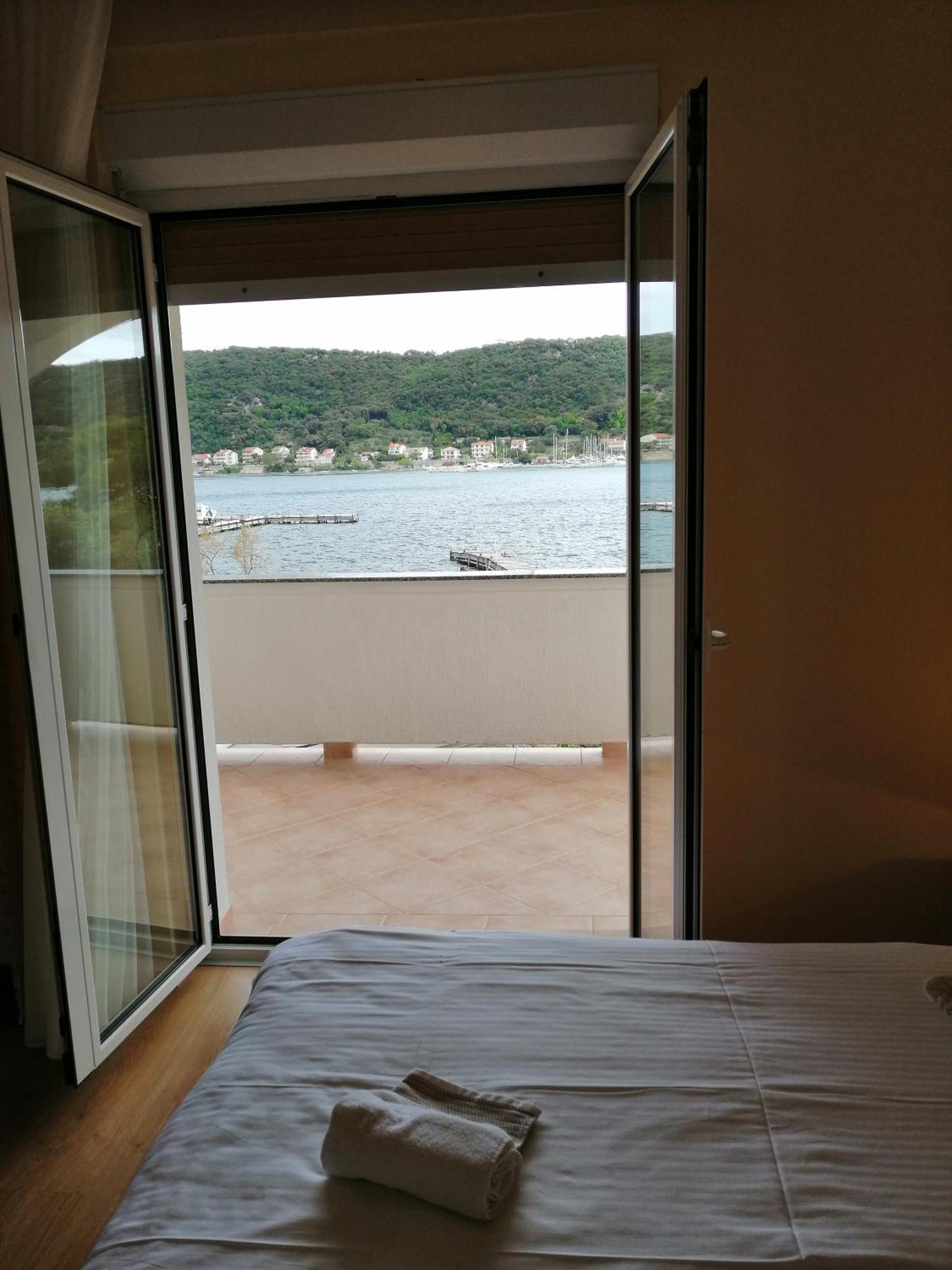 Tomulic Jasna I Miljenko Apartman Supetarska Draga Kültér fotó