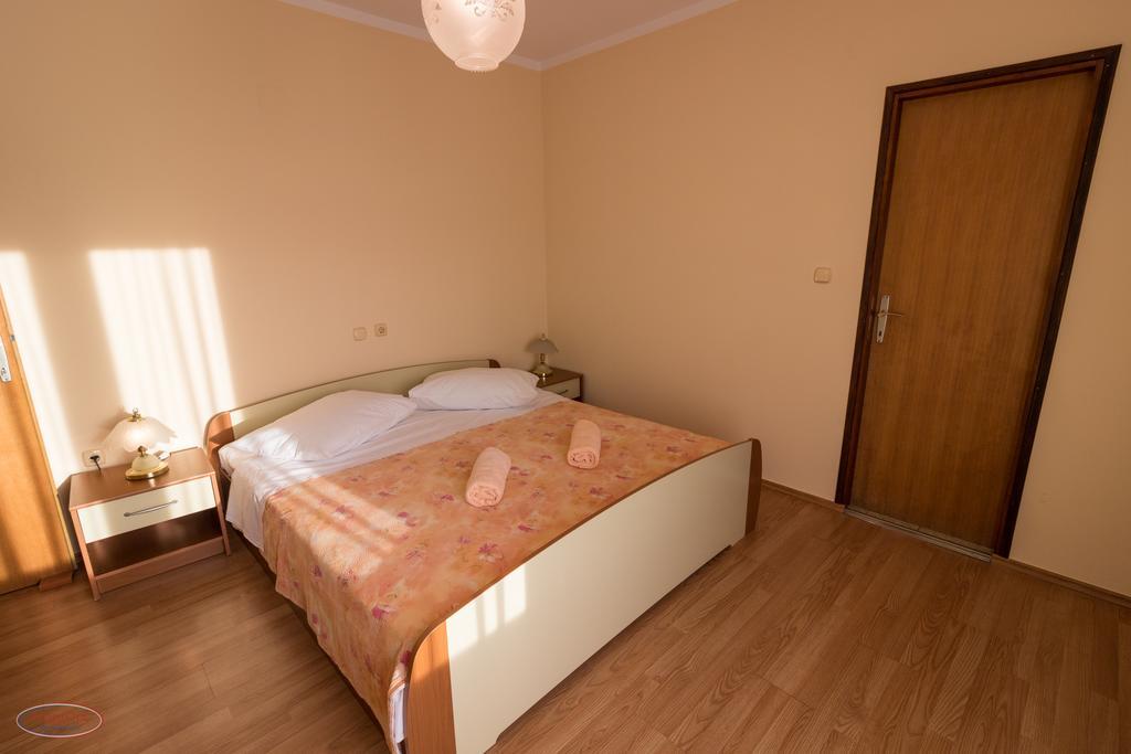 Tomulic Jasna I Miljenko Apartman Supetarska Draga Kültér fotó