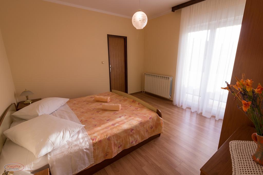 Tomulic Jasna I Miljenko Apartman Supetarska Draga Kültér fotó